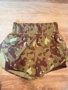 Women’s Camo Athletic Shorts with Elastic Waist - Olive/Brown